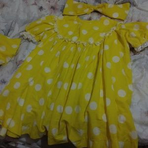 Cute Yellow clown outfit with bow